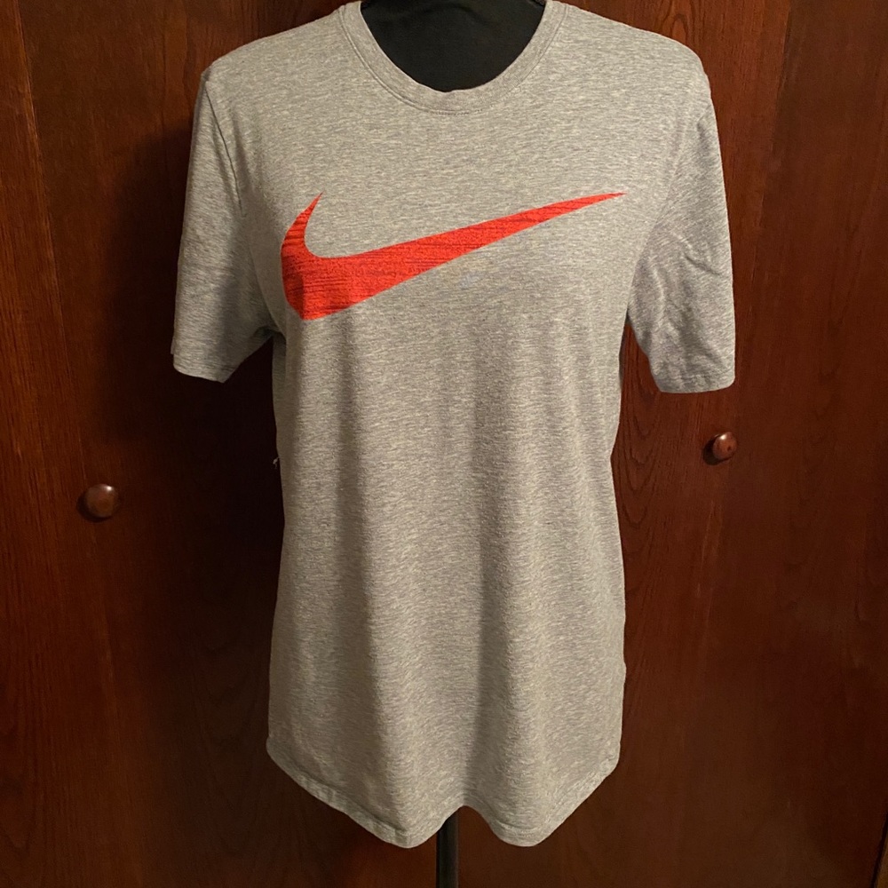 Nike Swoosh Tee